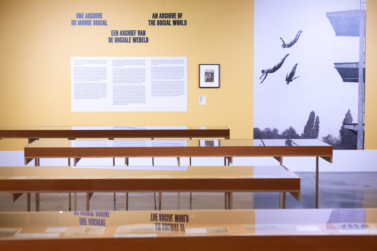 CHARLOTTE PERRIAND. HOE WILLEN WE LEVEN? POLITIEK VAN DE FOTOMONTAGE –  Design Museum Brussels, image size:1536x1024